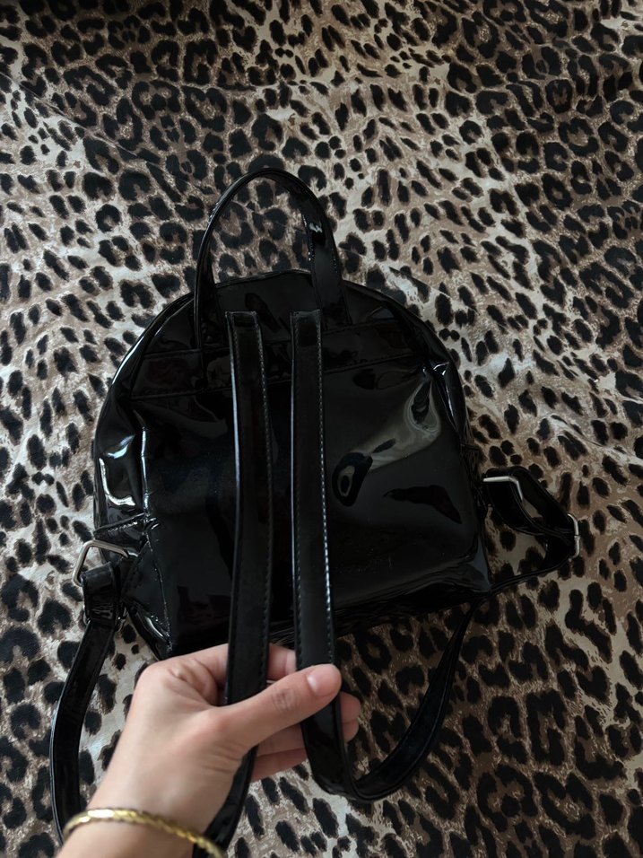 Kilitli Siyah Deri Sırt Çantası - Görsel 2