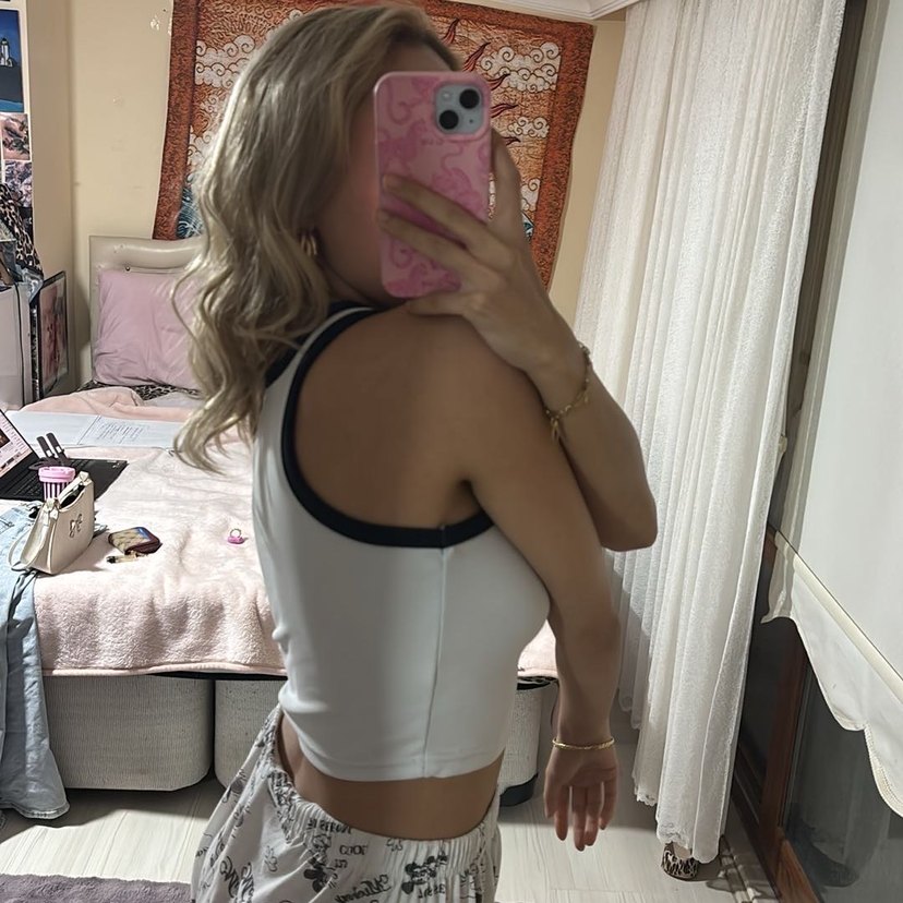 Beyaz Siyah Detaylı Spor Crop Top - Görsel 2