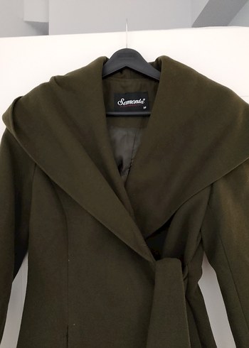 Haki Renk Büyük Yakalı Kaban - Görsel 4