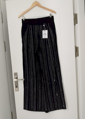 Siyah taş işlemeli Kadın Bol Kesim Kumaş Pantolon - Görsel 2