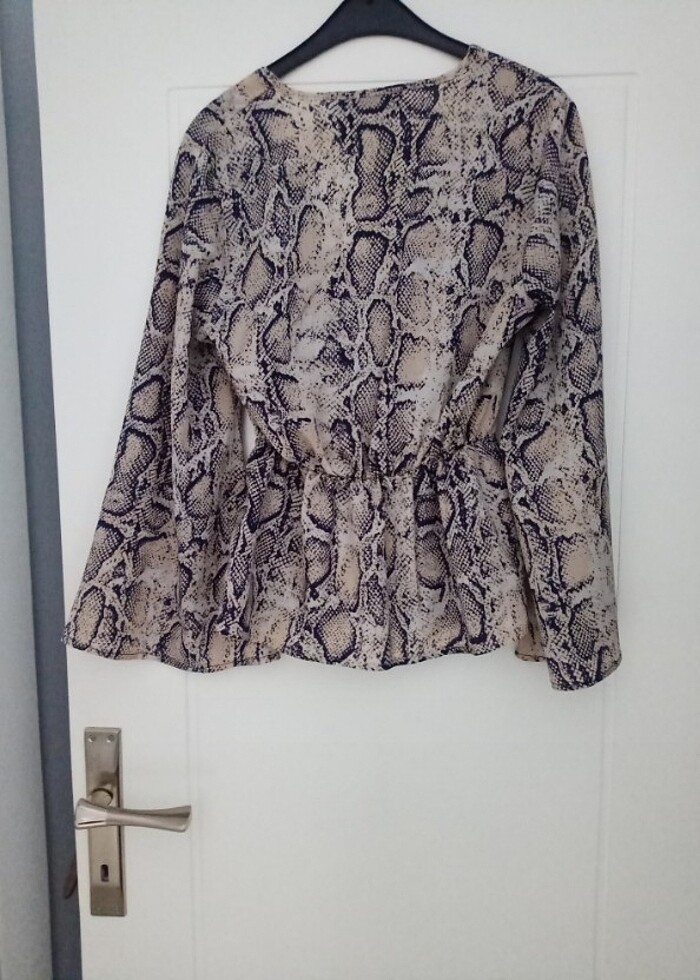 Şık bir gömlek - Görsel 3