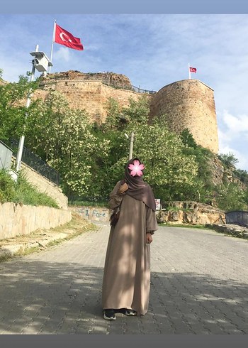 Drapeli Camel Renkli Uzun Kol Elbise