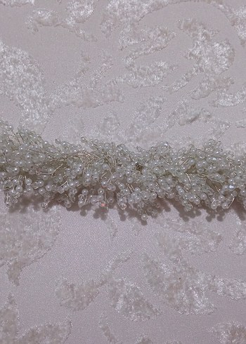 Boncuk Detaylı Beyaz Saç Aksesuarı - Görsel 3