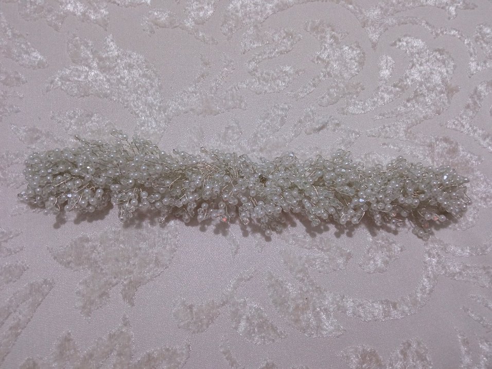 Boncuk Detaylı Beyaz Saç Aksesuarı - Görsel 3