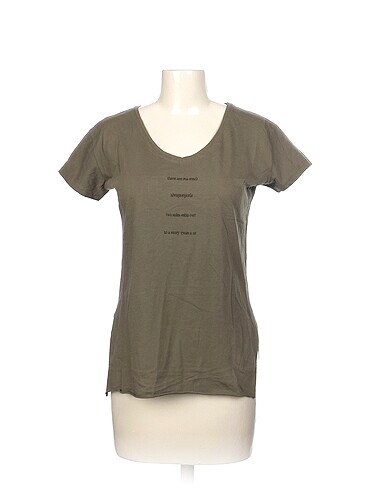 Diğer T-shirt %70 İndirimli.