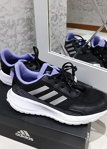 Adidas spor ayakkabı