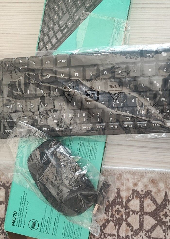 Logitech kablosuz q klavye ve maouse seti - Görsel 2