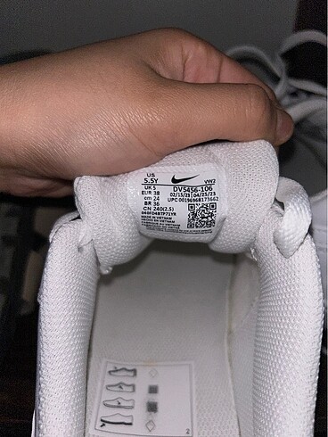 38 Beden Nike court borough low