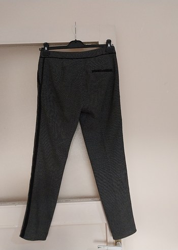 H&M Kadın Siyah Desenli Esnek Kumaş Pantolon 34. XS - Görsel 3