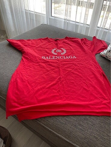 Kırmızı tshirt