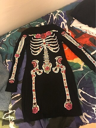H&M sugar skull baskılı elbise