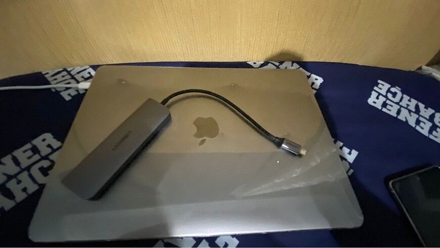 Apple macbook pro touch bar temiz 13 inç 2018