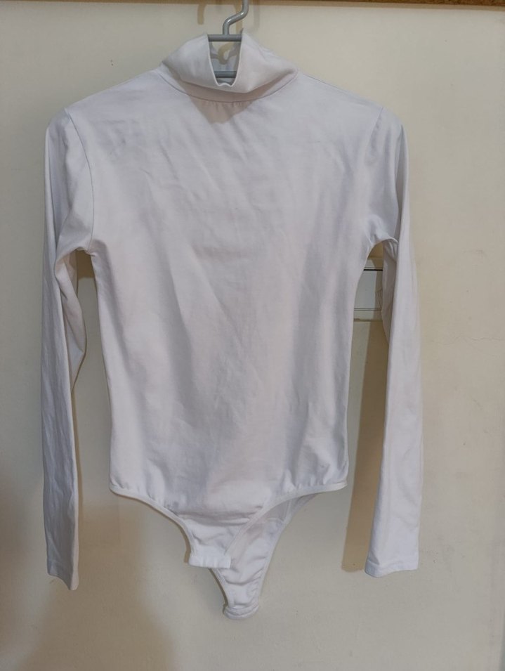 Beyaz Uzun Kollu Yüksek Yakalı Kadın Bluz - Görsel 2