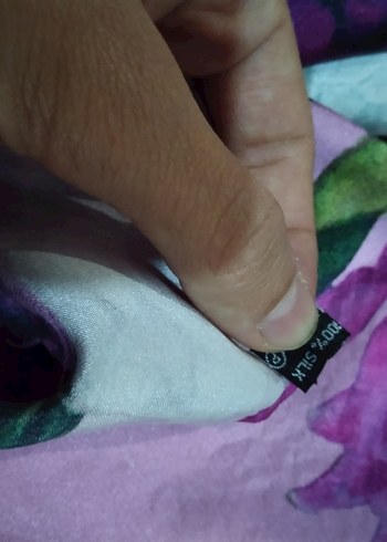 Pembe Çiçek Desenli ipek eşarp - Görsel 2