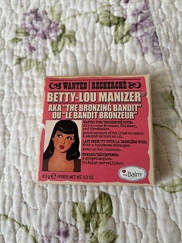 the balm betty lou manizer bronzer