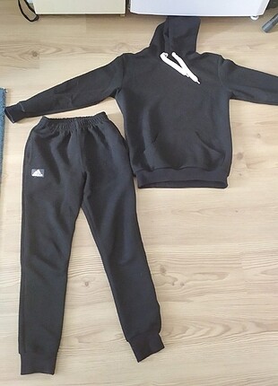 Adidas kapşonlu takım
