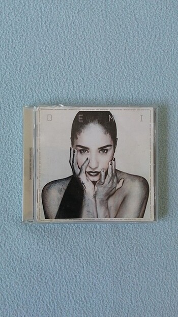demi lovato albüm DEMI yabancı pop