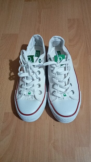 Benetton beyaz temiz