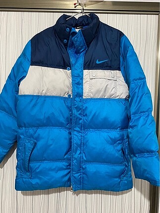 Nike mont