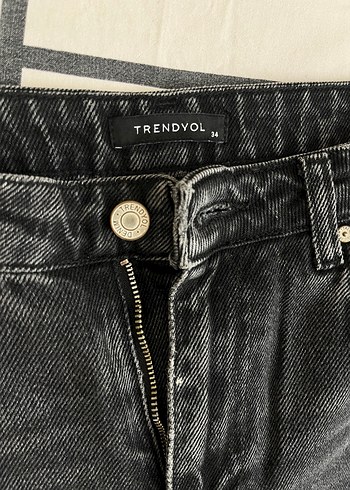 Trendyol & Milla Gri Yırtık Detaylı Bol Kesim Denim Pantolon