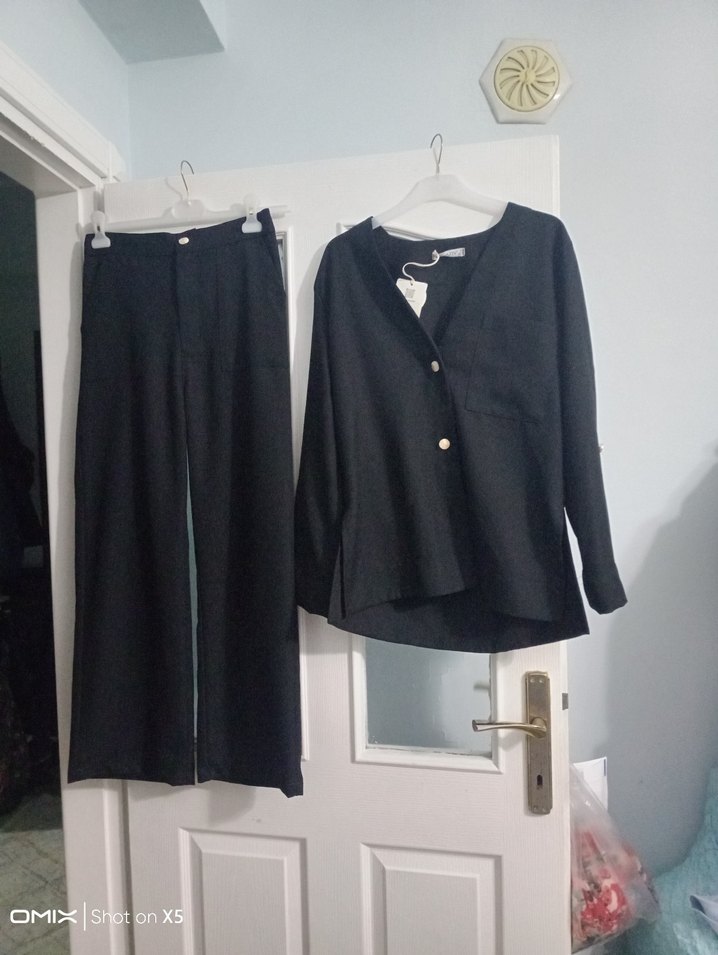 Düğmeli Siyah Keten Kadın Takım Elbise - Görsel 5