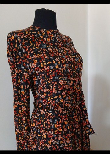 Çiçekli tesettür elbise - Görsel 4