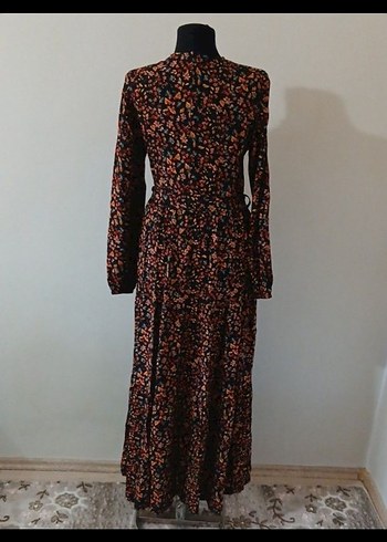 Çiçekli tesettür elbise - Görsel 5