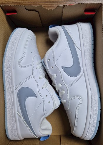 Nike Beyaz Gri Bağcıklı Spor Ayakkabı - Görsel 2