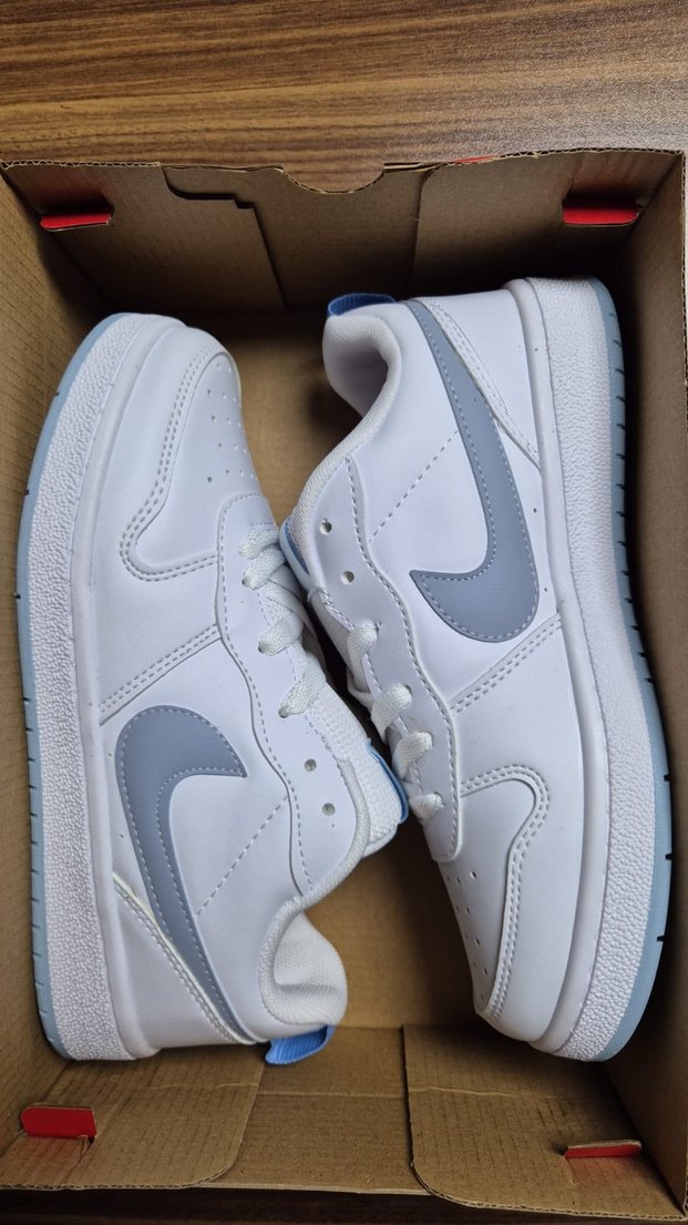 Nike Beyaz Gri Bağcıklı Spor Ayakkabı - Görsel 2