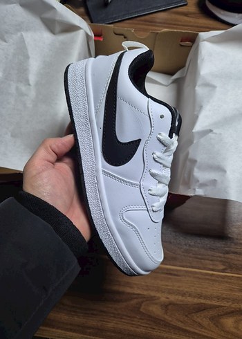 Beyaz Siyah Bağcıklı Kadın Spor Ayakkabı - Görsel 2