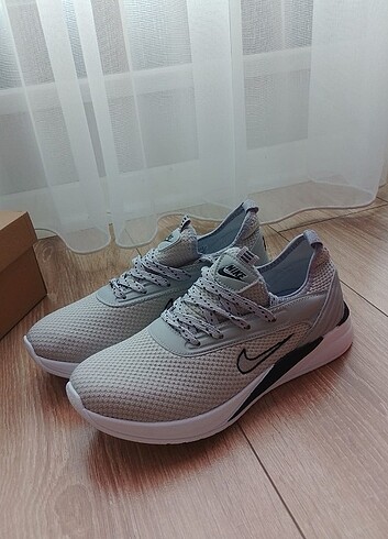 40 Beden gri Renk Nike spor ayakkabı