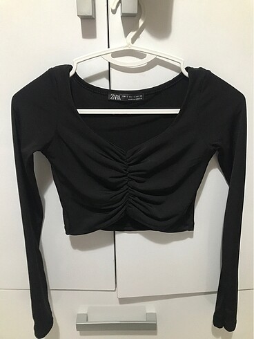 Zara büzgülü crop