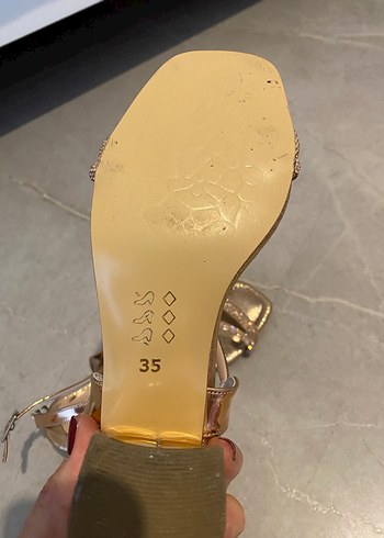 Altın Renkli Parlak Yılan Desenli İnce Topuklu - Görsel 6