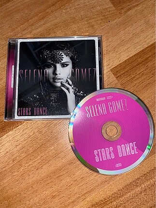 Selena Gomez Stars Dance