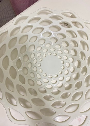 Beyaz Çiçek Desenli Modern Tabak - Görsel 4