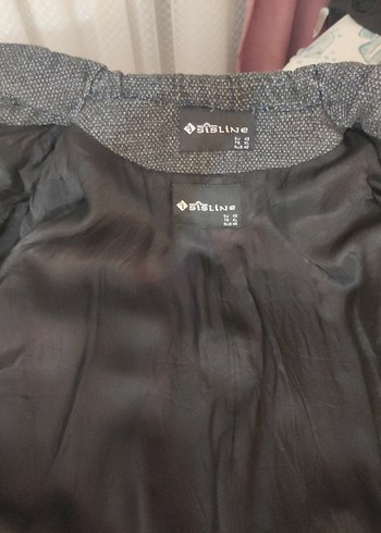 Düğmeli Fırfırlı Gri Kaban - Görsel 13