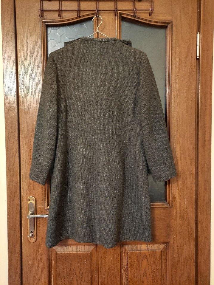 Düğmeli Fırfırlı Gri Kaban - Görsel 2