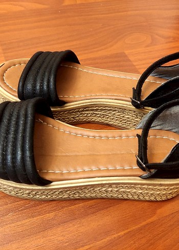 Kadın Siyah Dolgu Topuklu Sandalet - Görsel 6