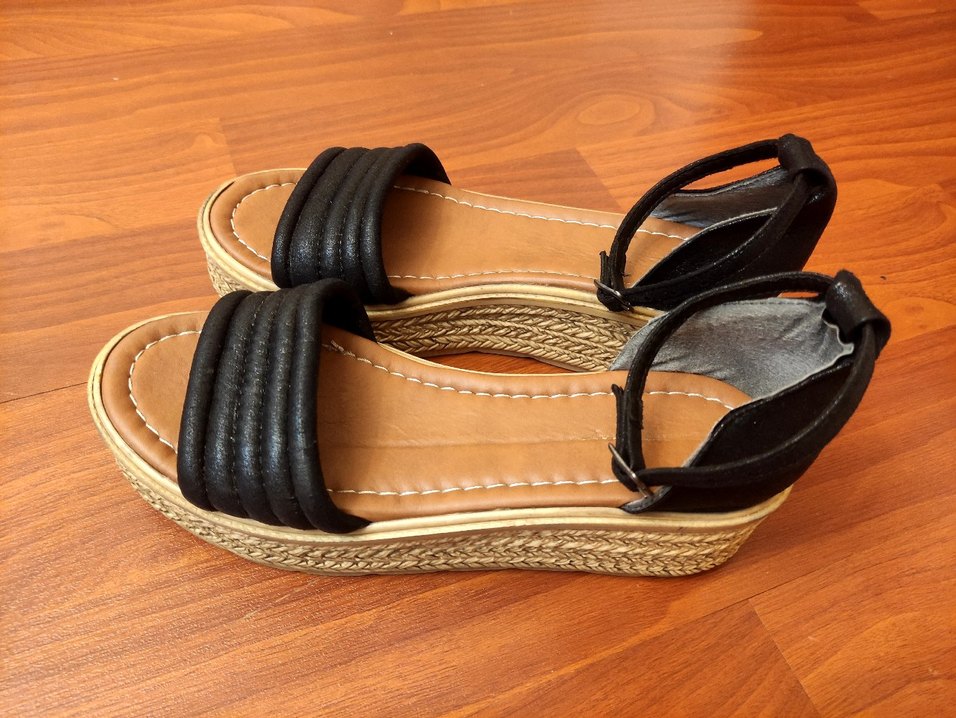 Kadın Siyah Dolgu Topuklu Sandalet - Görsel 2