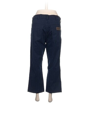 33 Beden Wrangler Jean / Kot %70 İndirimli.