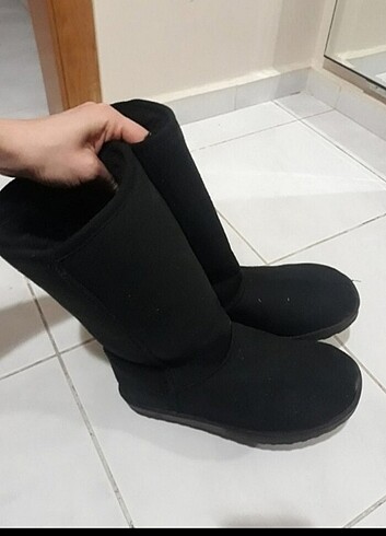 Ugg Ugg bot