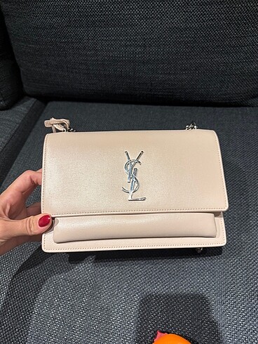Saint Laurent Saint Laurent canta