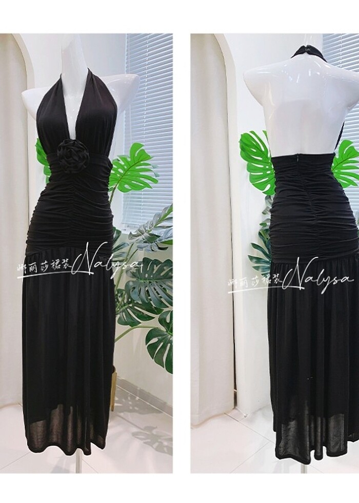 Siyah dekolteli uzun elbise - Görsel 2