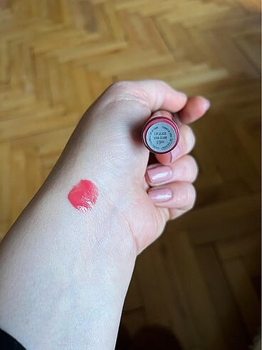 Beden Mac viva glam cindy