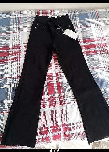 32 Beden siyah Renk Bershka flare jean