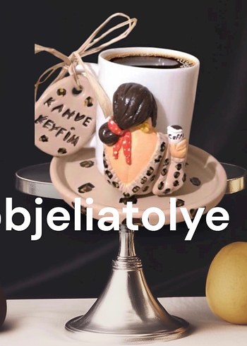 Beyaz Kahve Fincanı ve Kırmızı Taban - Görsel 19