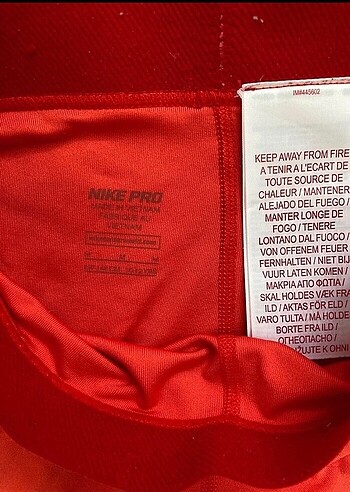 s Beden Nike drifit kırmızı kapri