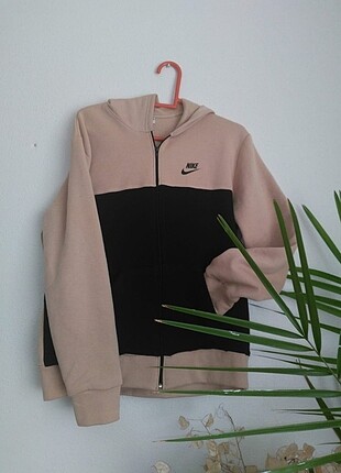 Sweetshirt