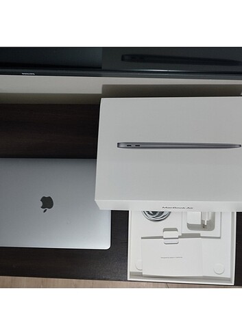 Apple MacBook Air M1 8GB-256 GB 2020