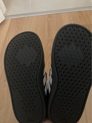 24 Beden siyah Renk Adidas çocuk ayakkabı